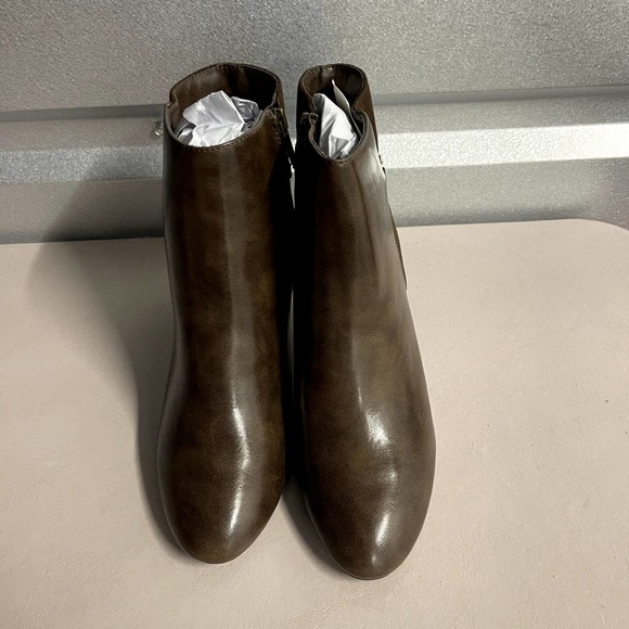 Impo Women's Mink Brown Vegan Leather Faux Suede Neena Ankle Bootie - Size 9M - Picture 3 of 8